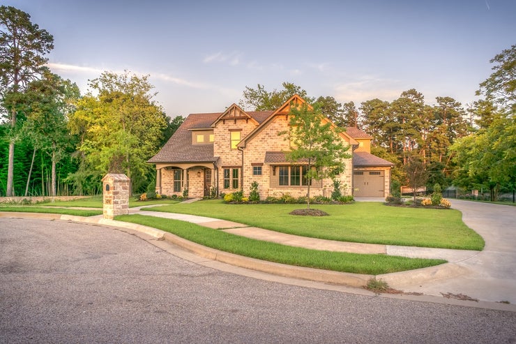 Luxury house with yard